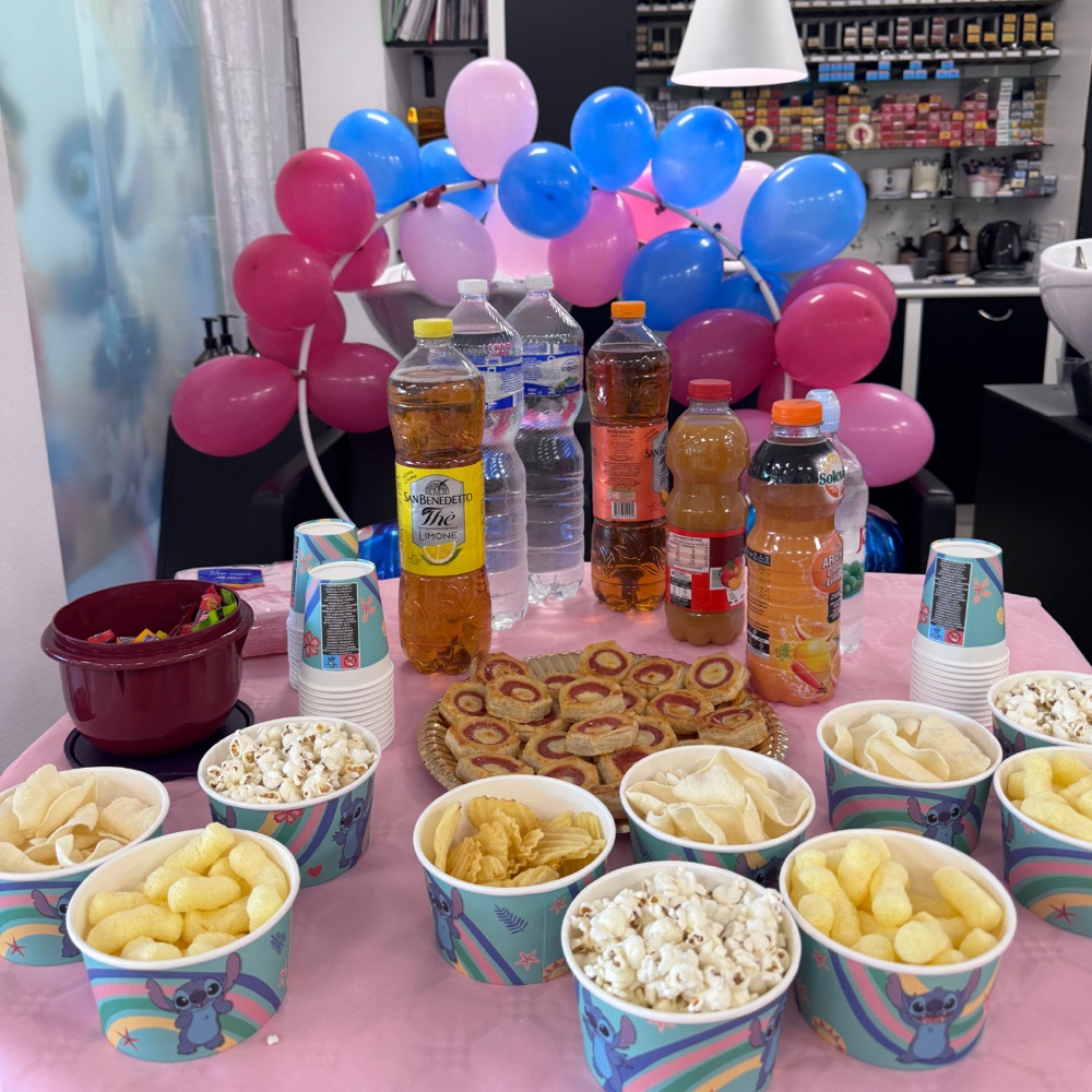 Atmosfera del compleanno principesse — Parrucchiera Patrizia